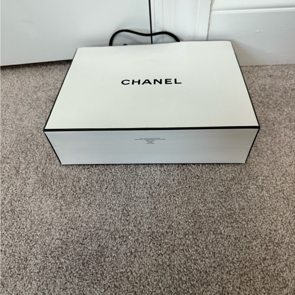 Chanel Small Shopping Bag - Picture 6 of 9
